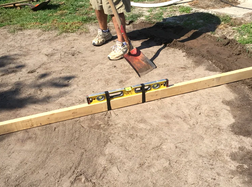 How to Level the Ground For a Pool: Step by Step (2023)
