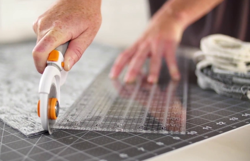 5 Best Rotary Cutters for Fabric to Your Master Sewing Process