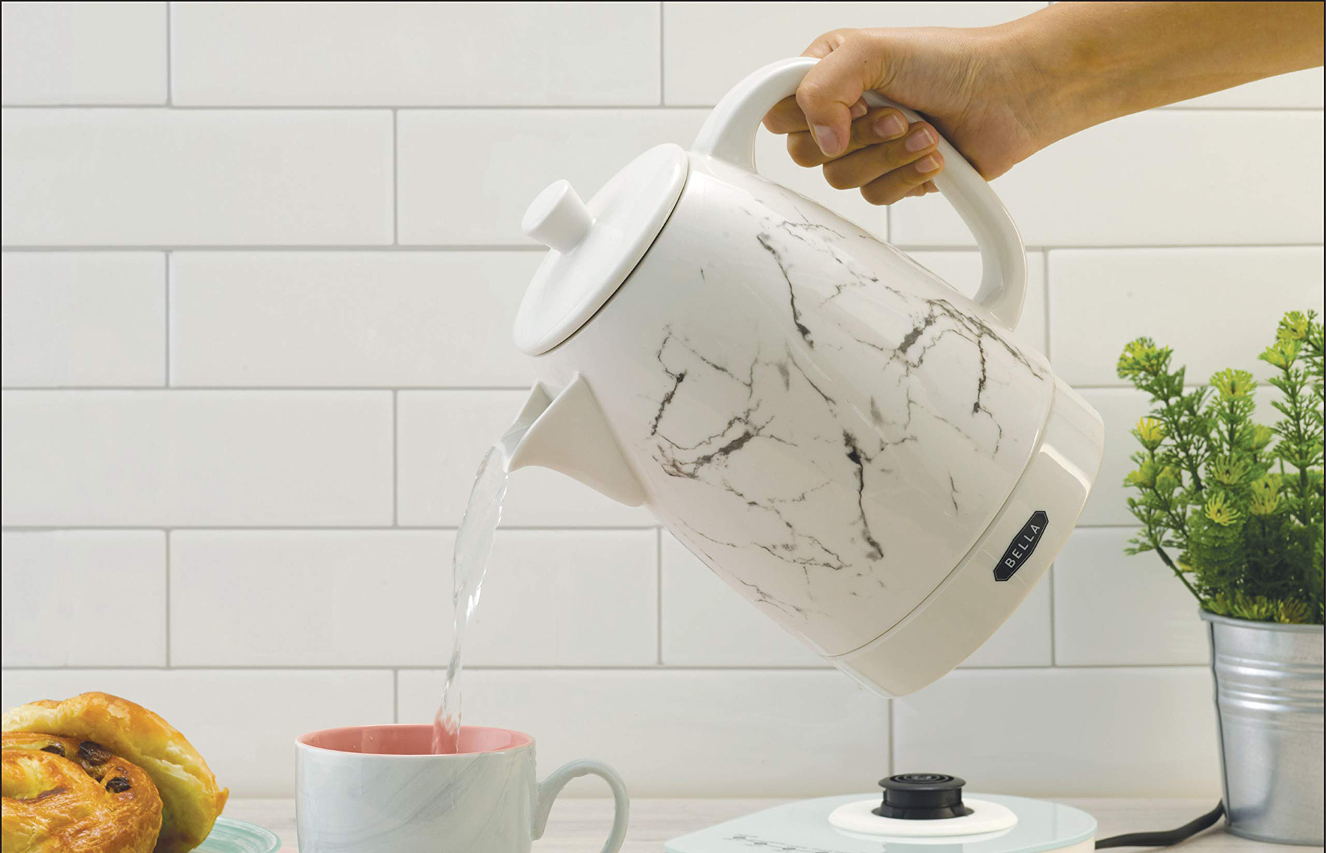 7 Best Ceramic Electric Kettles Expert Reviews [Upd. Winter 2023]