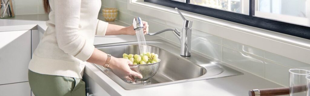 6 Best Moen Kitchen Faucets - Easy to Install and Use (2023)