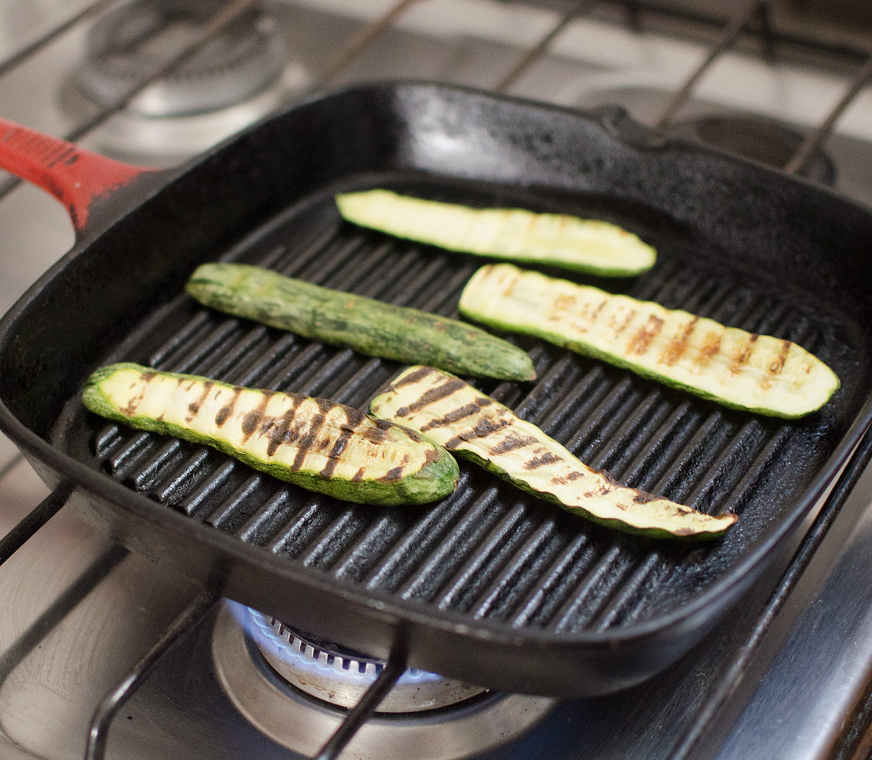 grand gourmet disposable grill pans        
        <figure class=