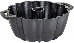Lodge Legacy Series Cast Iron Fluted Cake Pan
